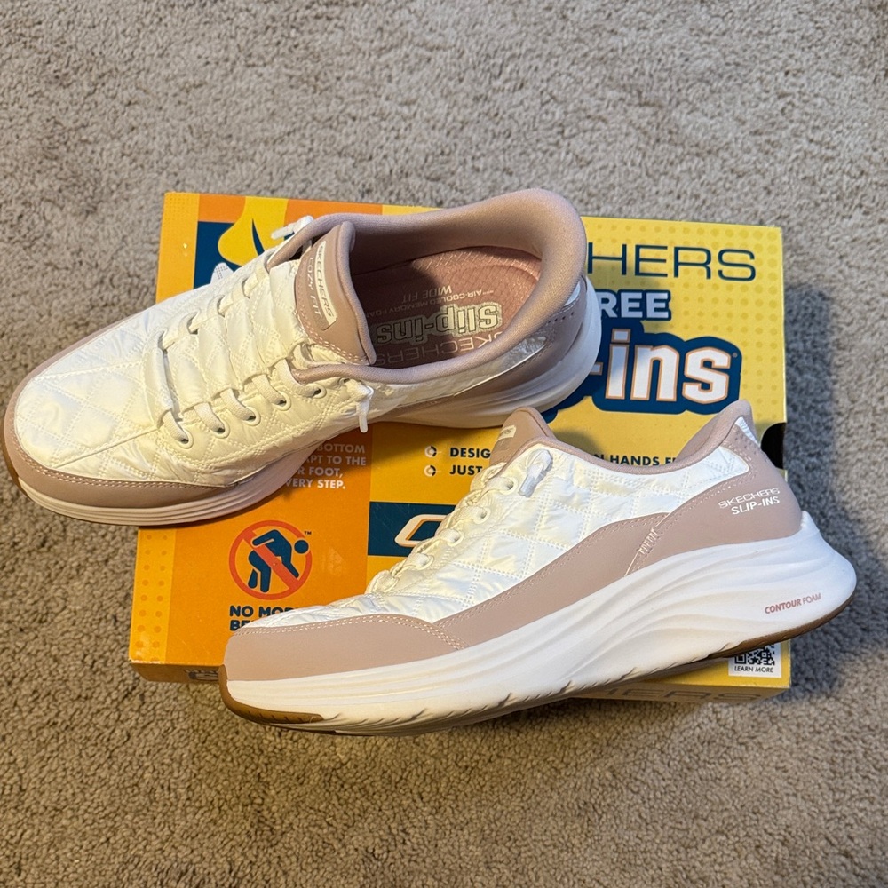 Skechers Women's Slip-Ons in Lavender and White - Picture 3 of 8